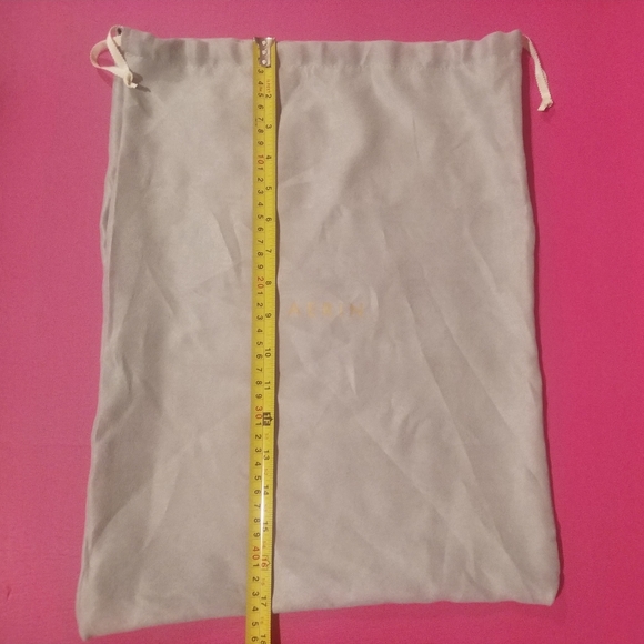 Aerin Dust Bag/Cover - Picture 4 of 5